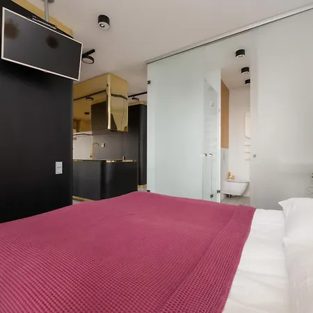 公寓 Lux Riverview Air-conditioned With Parking By Renters