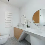 Lux Riverview Air-conditioned With Parking By Renters *