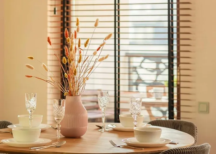 Lux Riverview Air-conditioned With Parking By Renters