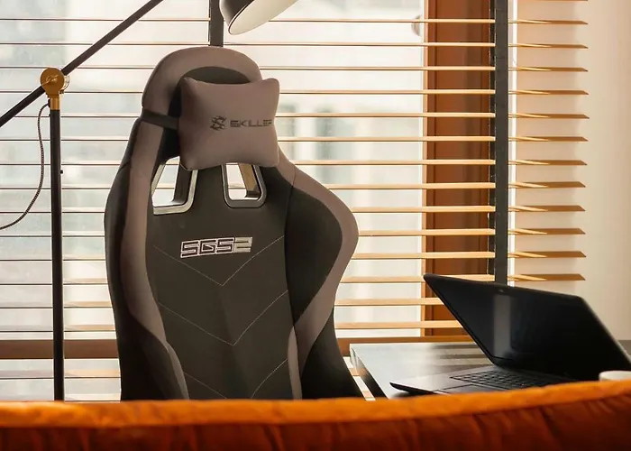 Lux Riverview Air-conditioned With Parking By Renters Apartament *