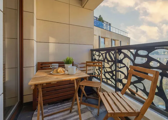 Lux Riverview Air-conditioned With Parking By Renters Apartment *