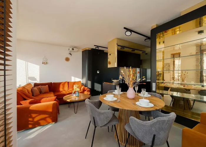 Lux Riverview Air-conditioned With Parking By Renters Apartment *